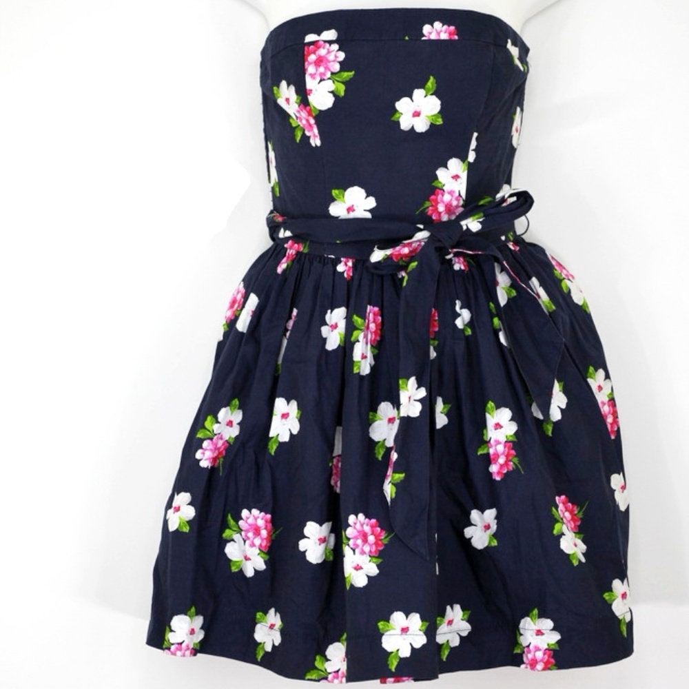 Abercrombie & Fitch Dress Navy Floral fit and flar